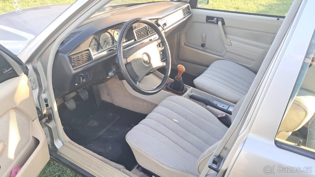 1987 Mercedes-Benz 190 - 5