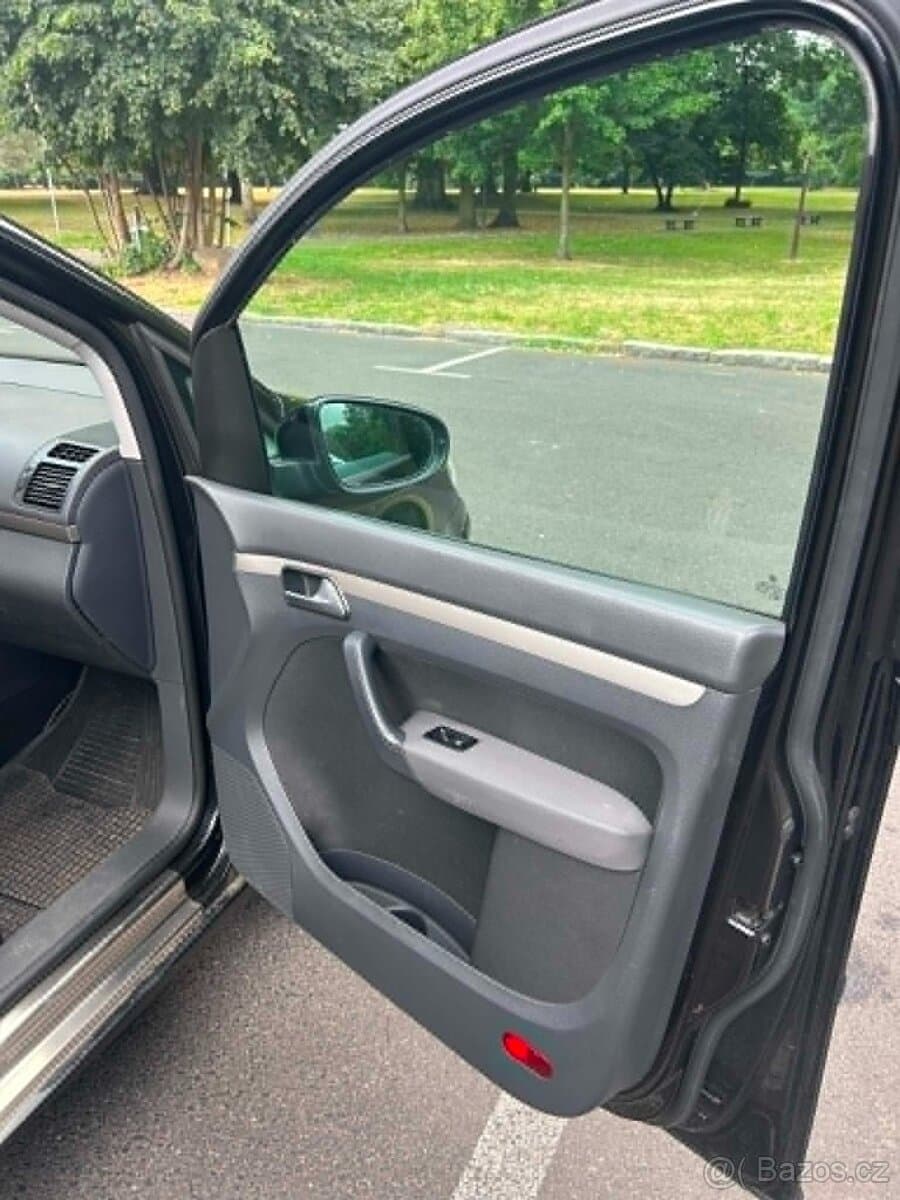 Volkswagen TOURAN - 5