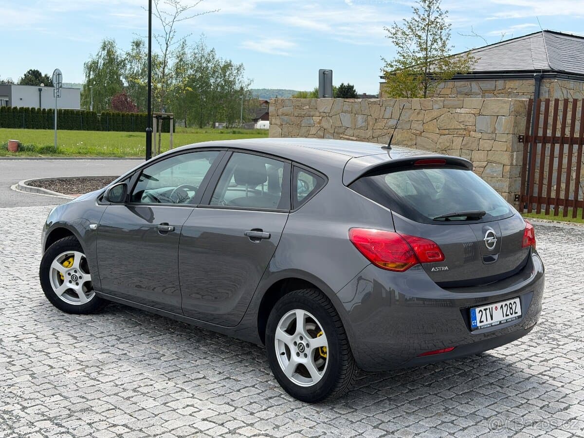 2010 Opel ASTRA - 5