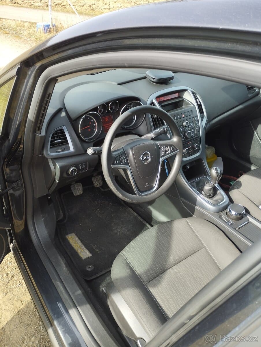 2012 Opel ASTRA - 5