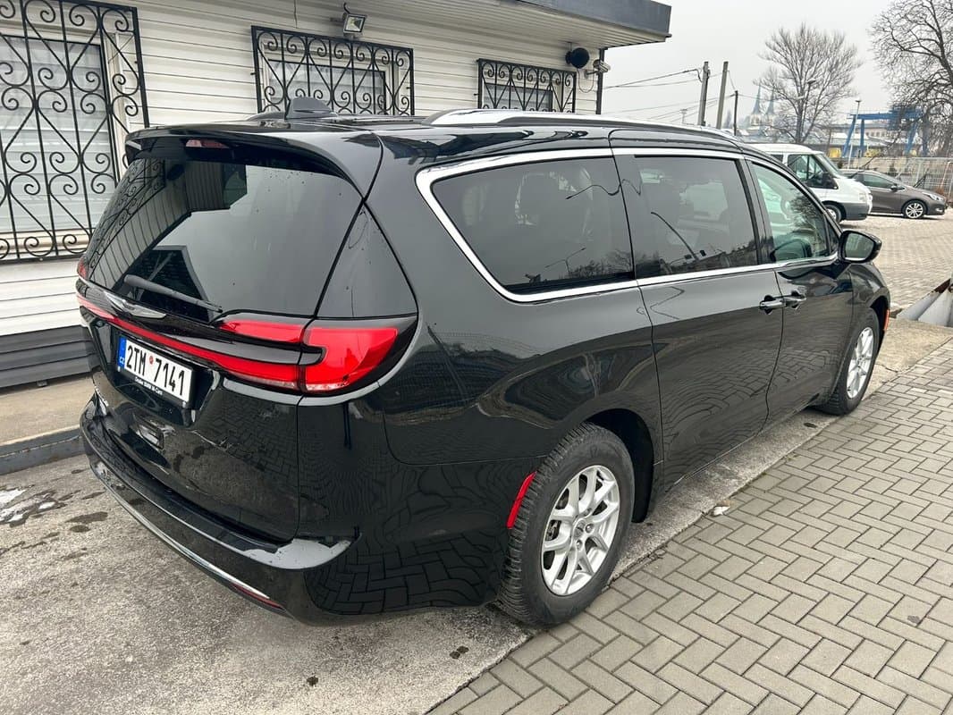2021 Chrysler PACIFICA - 5