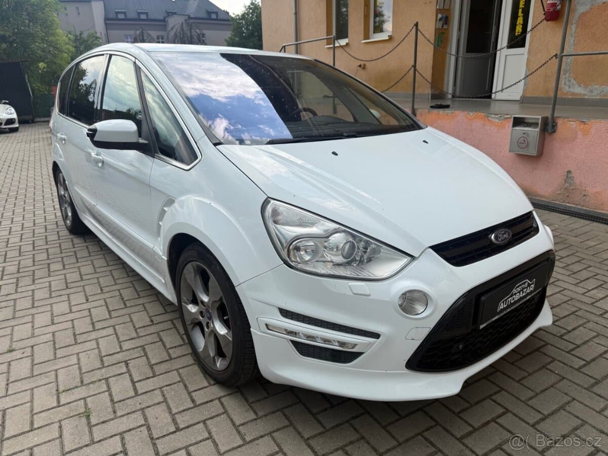 2011 Ford S-MAX - 5