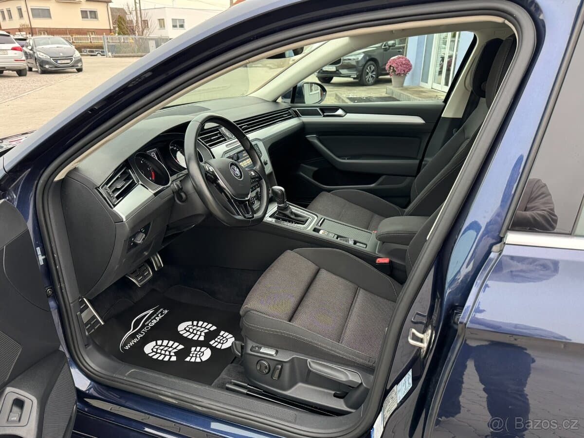 2016 Volkswagen PASSAT - 5