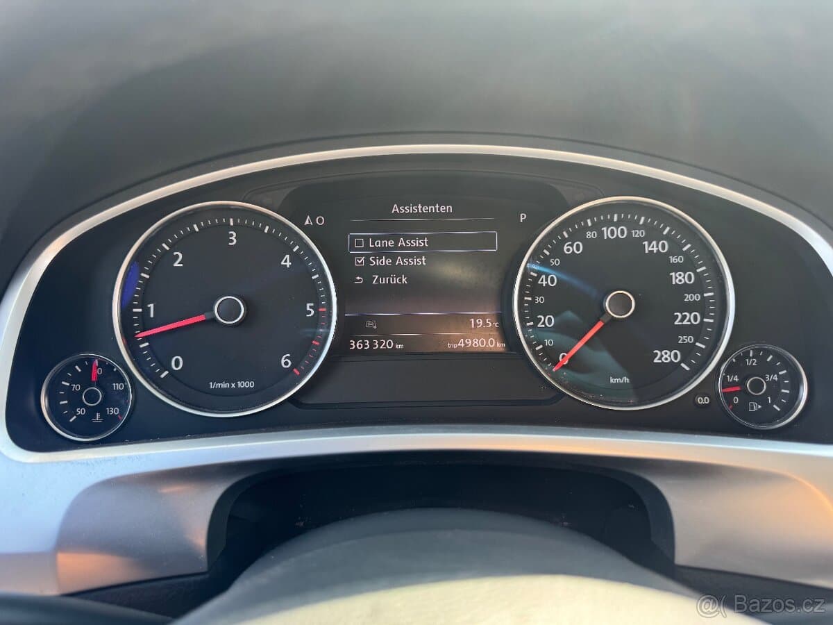 2010 Volkswagen TOUAREG - 5