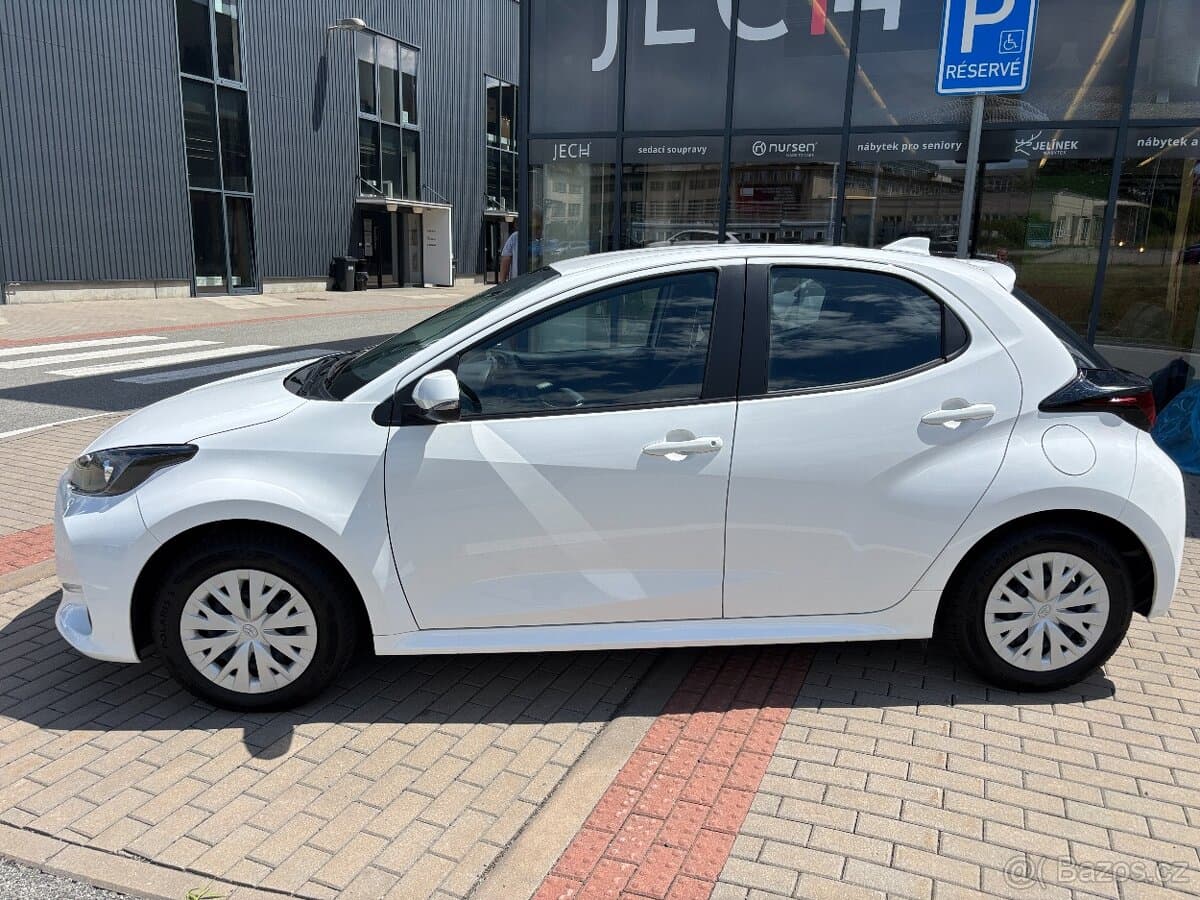 2023 Toyota YARIS - 5