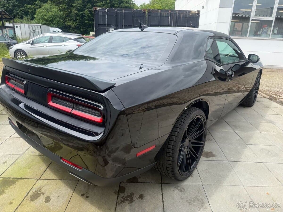 2017 Dodge CHALLENGER - 5