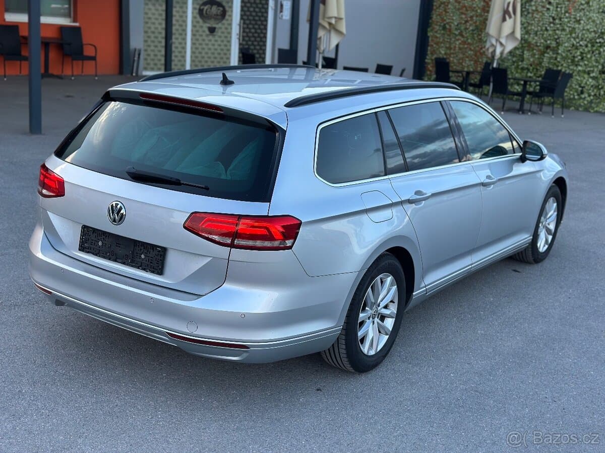 2017 Volkswagen PASSAT - 5