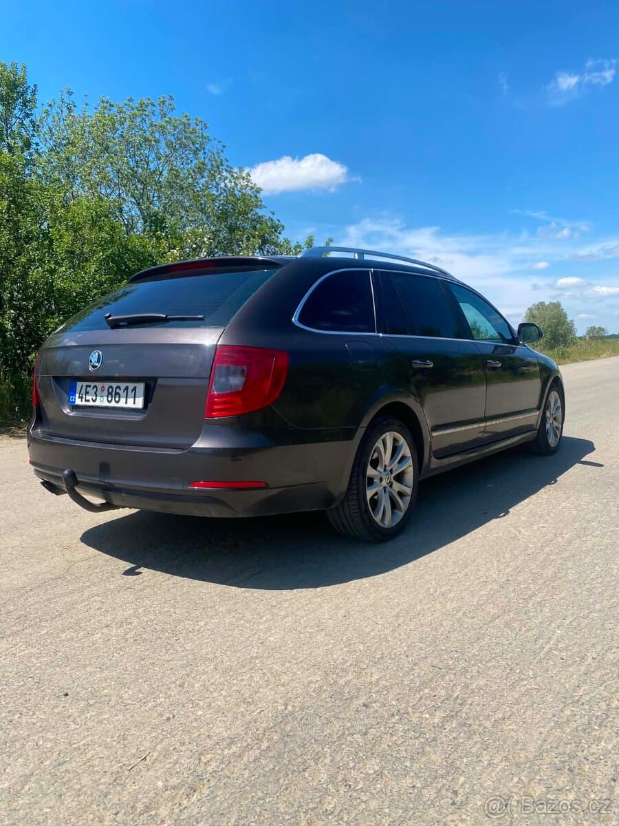 2011 Škoda SUPERB - 5