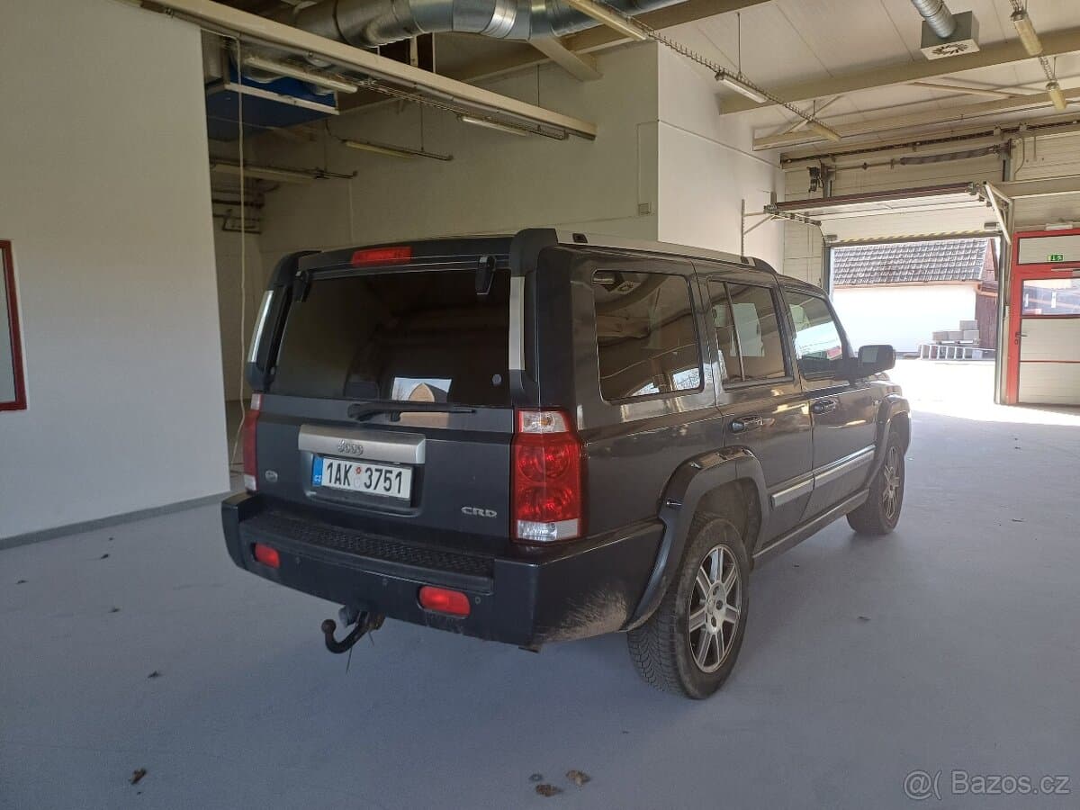 2009 Jeep COMMANDER - 5