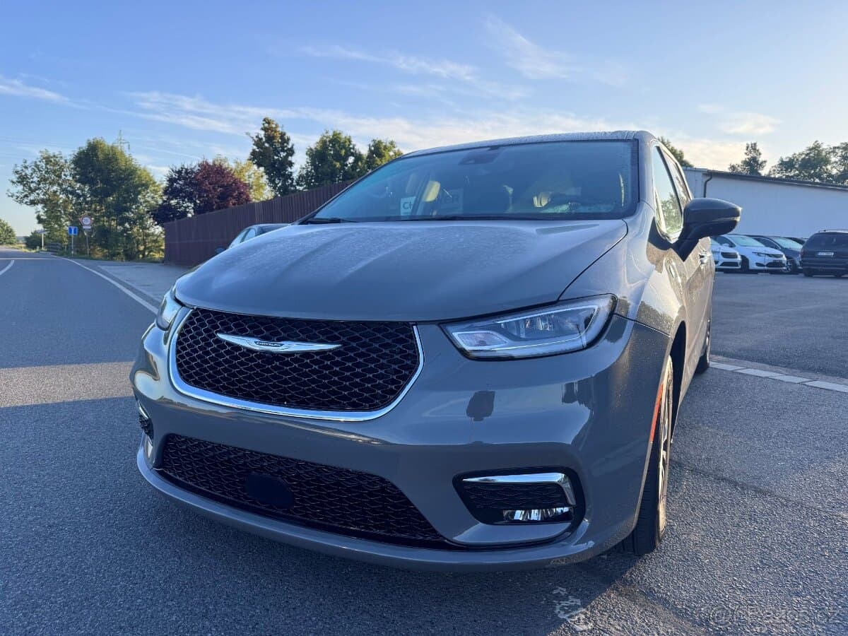2023 Chrysler PACIFICA - 5