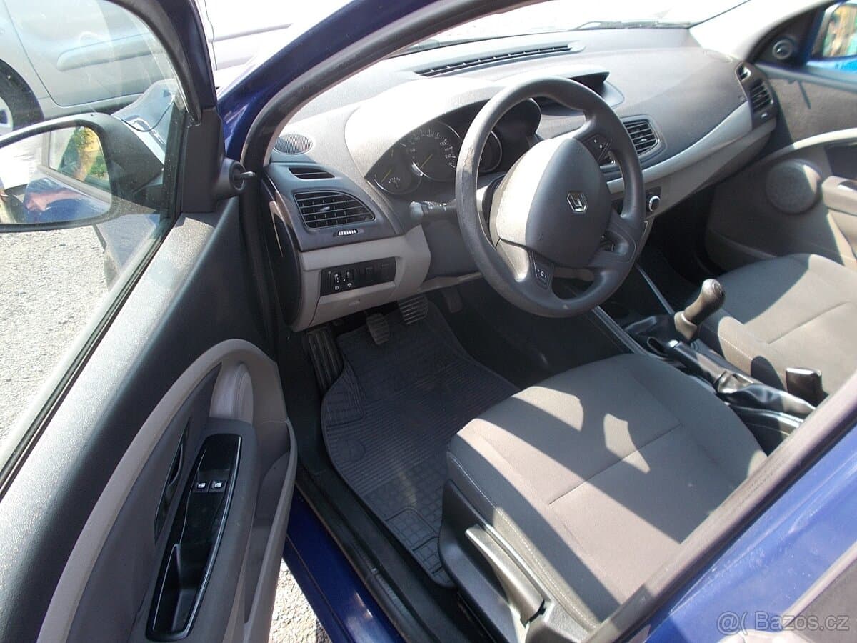 2010 Renault MEGANE - 5
