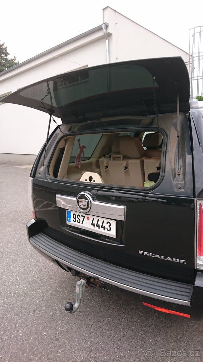 2008 Cadillac ESCALADE - 5