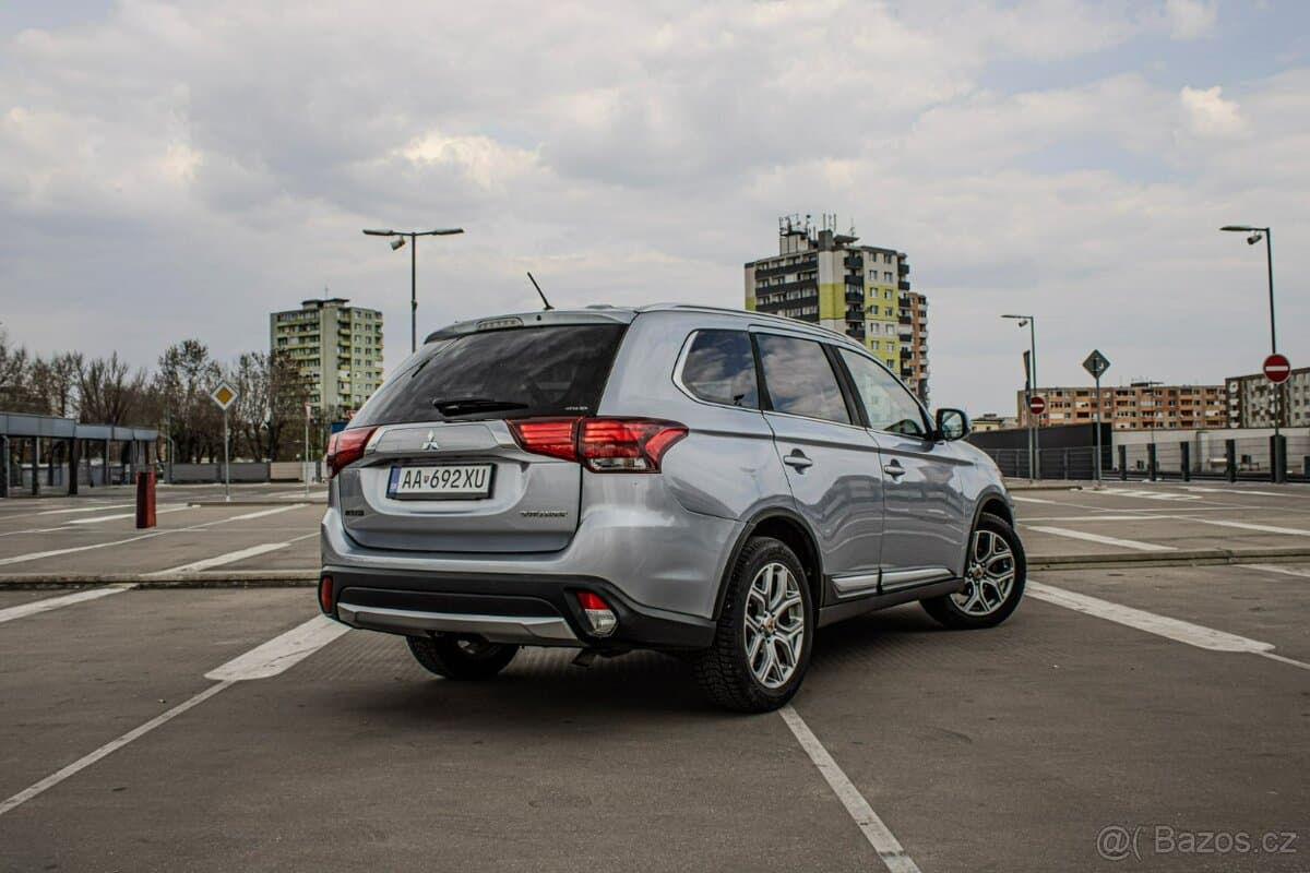 2016 Mitsubishi OUTLANDER - 5