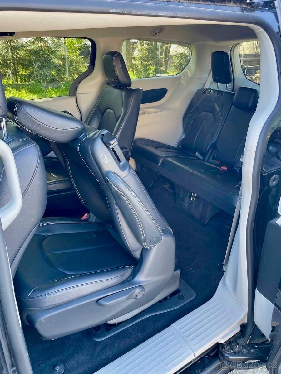 2023 Chrysler PACIFICA - 5