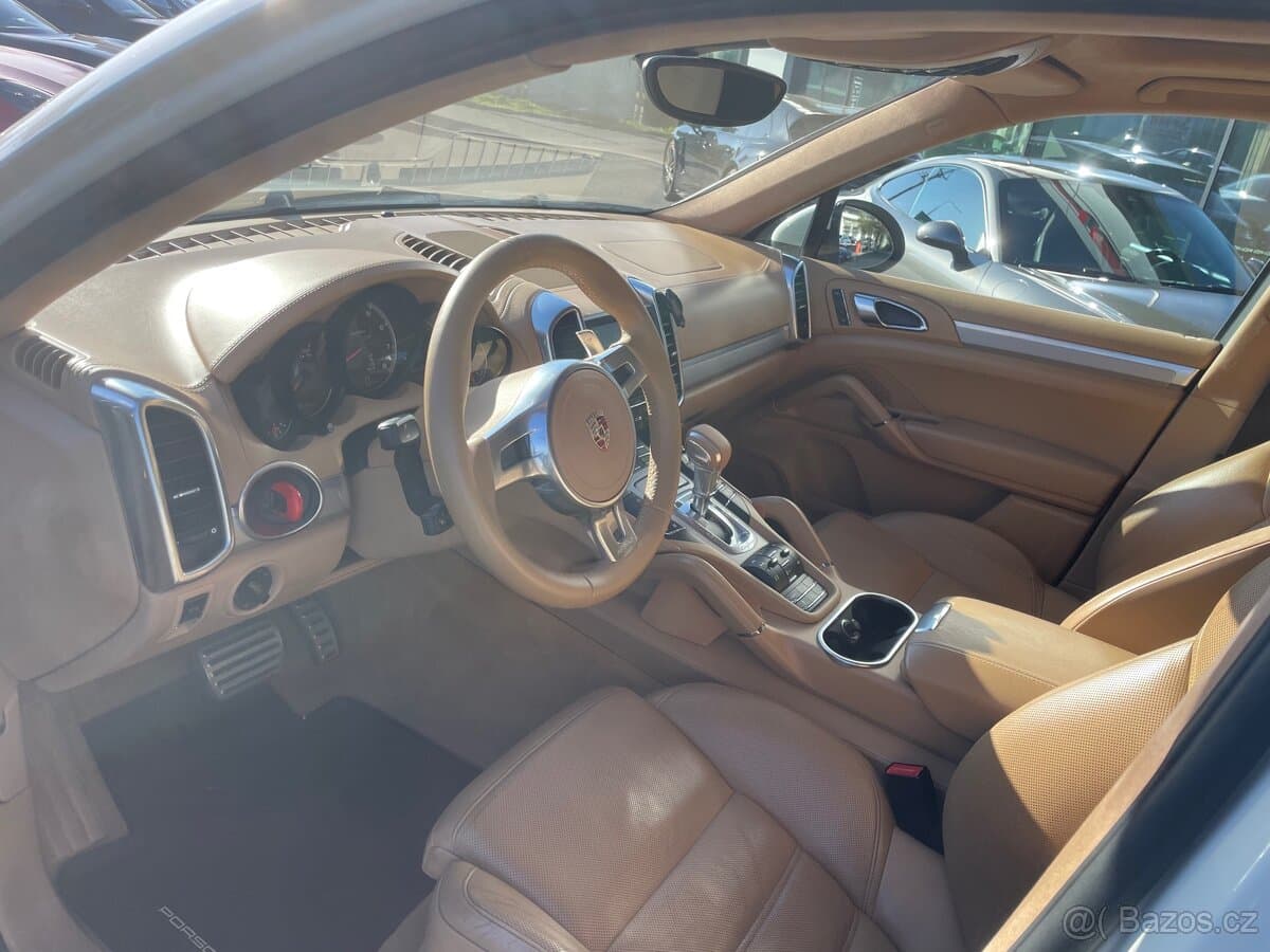 2012 Porsche CAYENNE - 5