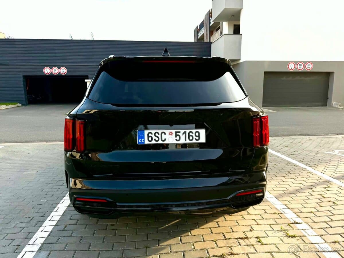 2023 Kia SORENTO - 5