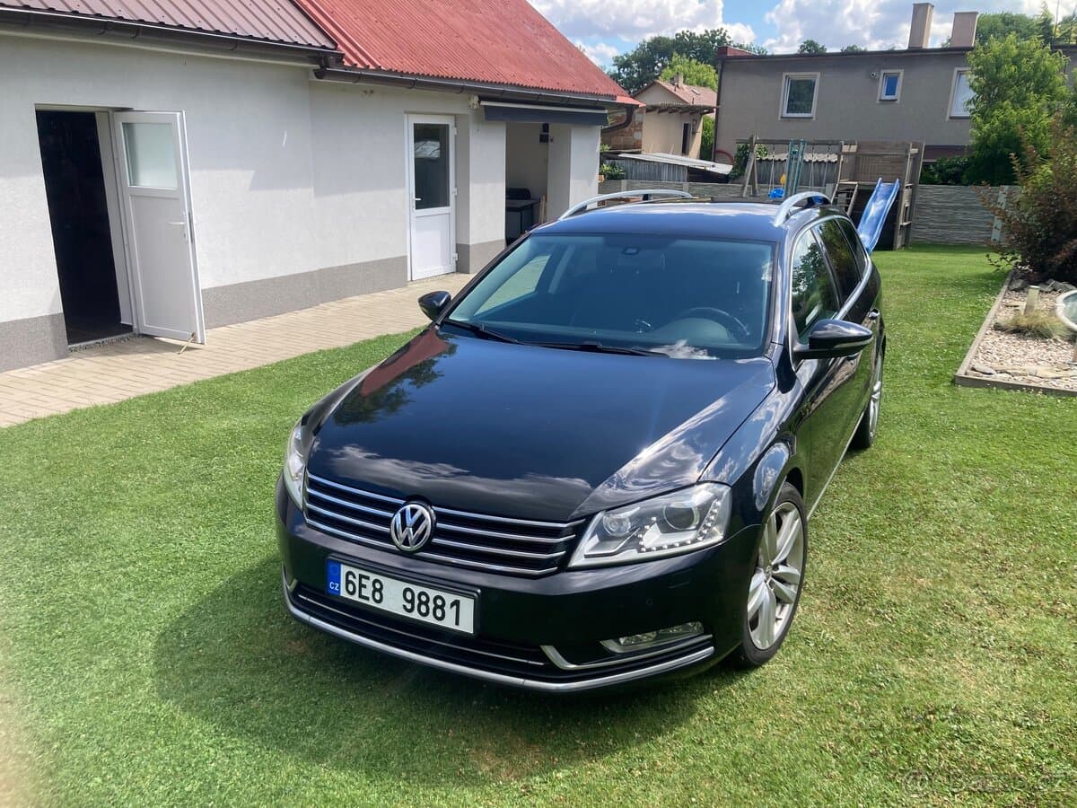 2011 Volkswagen PASSAT - 5