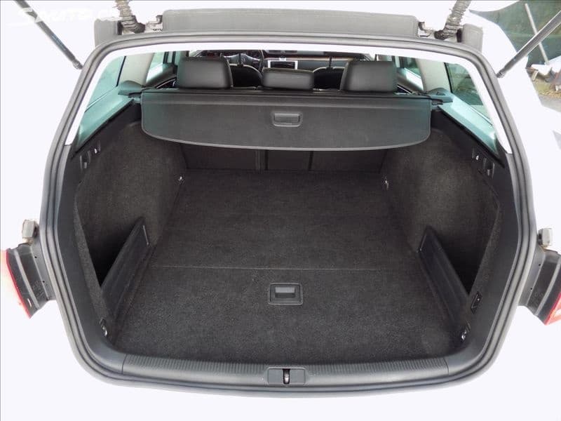 2011 Volkswagen PASSAT - 5