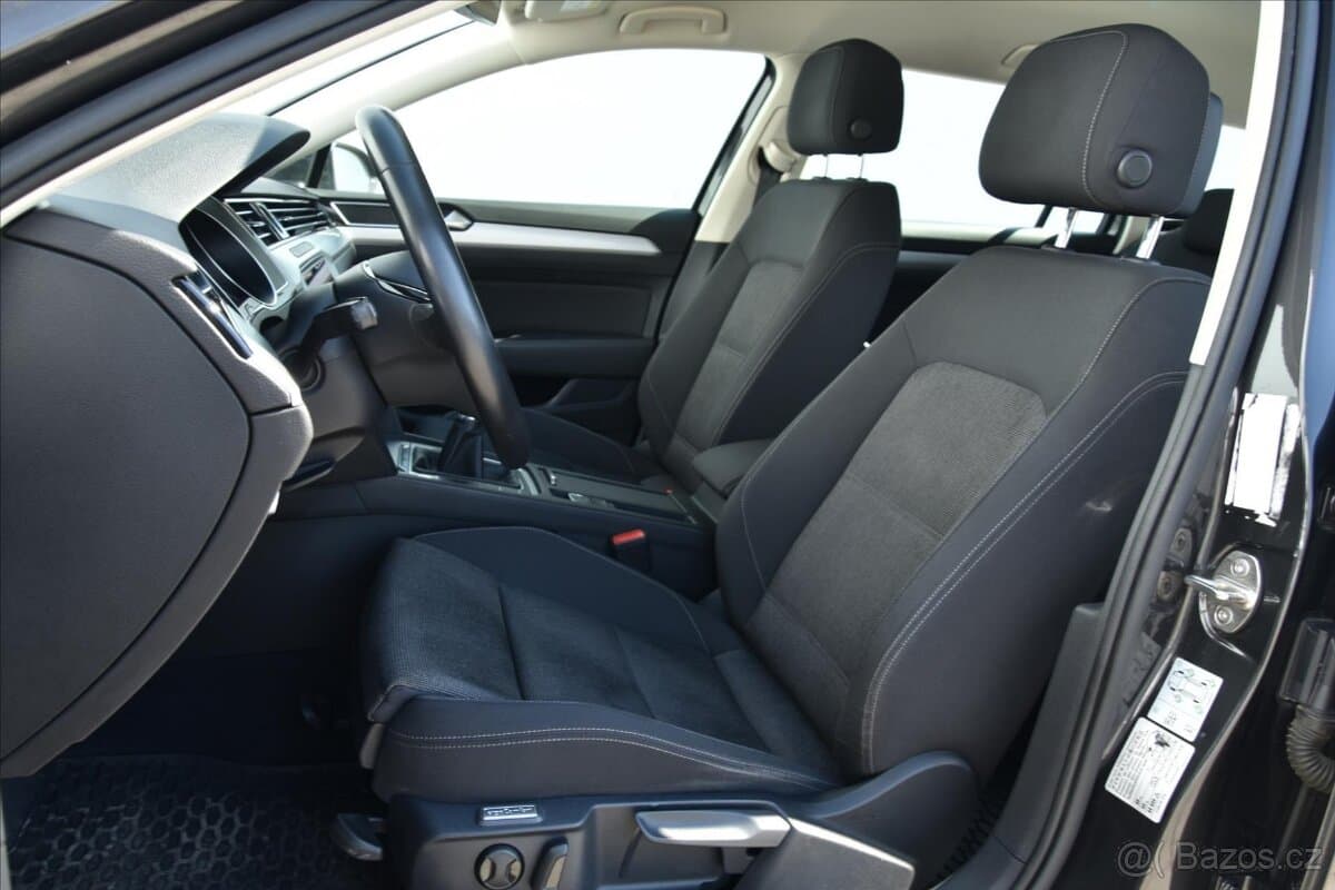 2018 Volkswagen PASSAT - 5