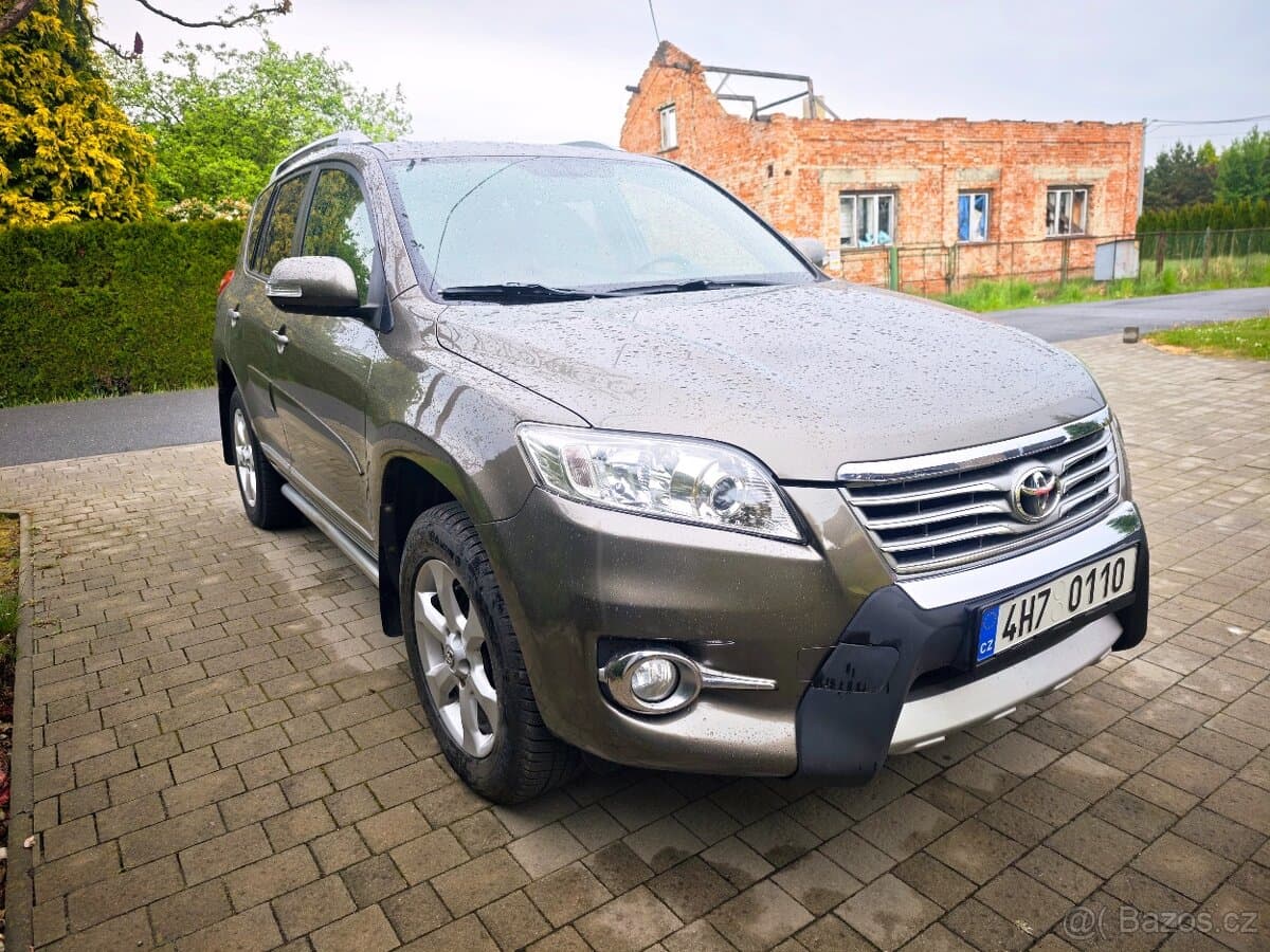 2011 Toyota RAV4 - 5
