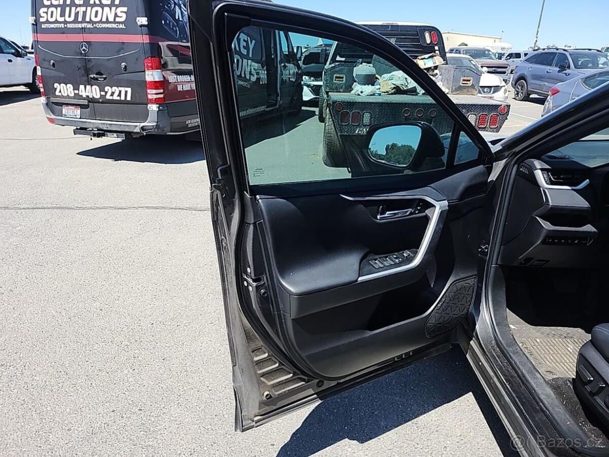 2022 Toyota RAV4 - 5