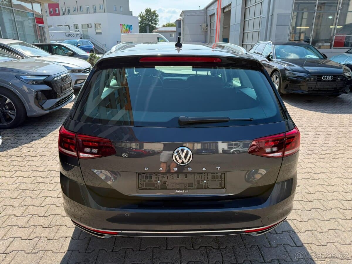 2020 Volkswagen PASSAT - 5