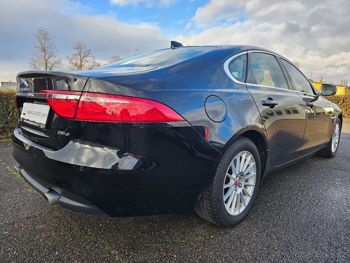 2019 Jaguar XF - 5