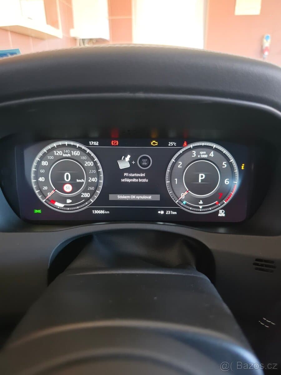 2019 Jaguar XE - 5
