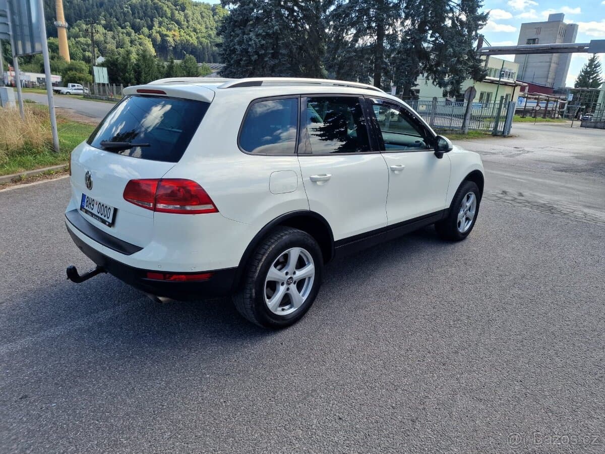 2011 Volkswagen TOUAREG - 5