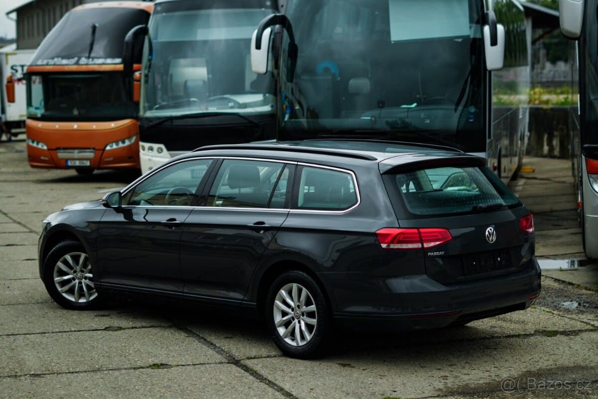 2018 Volkswagen PASSAT - 5