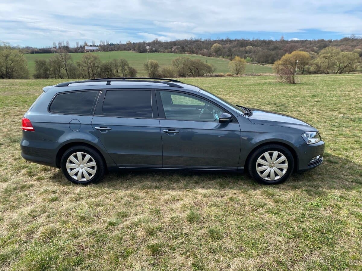 2010 Volkswagen PASSAT - 5