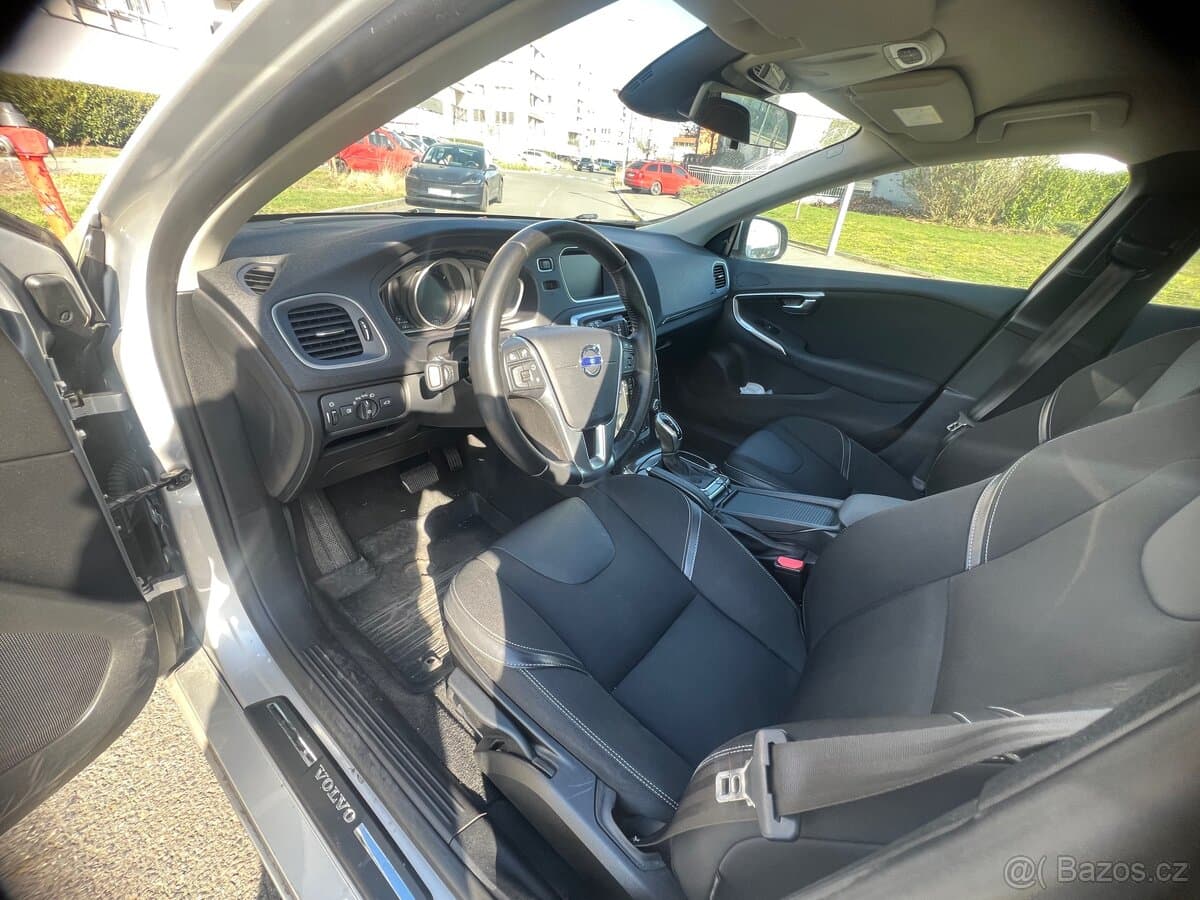 2016 Volvo V40 - 5