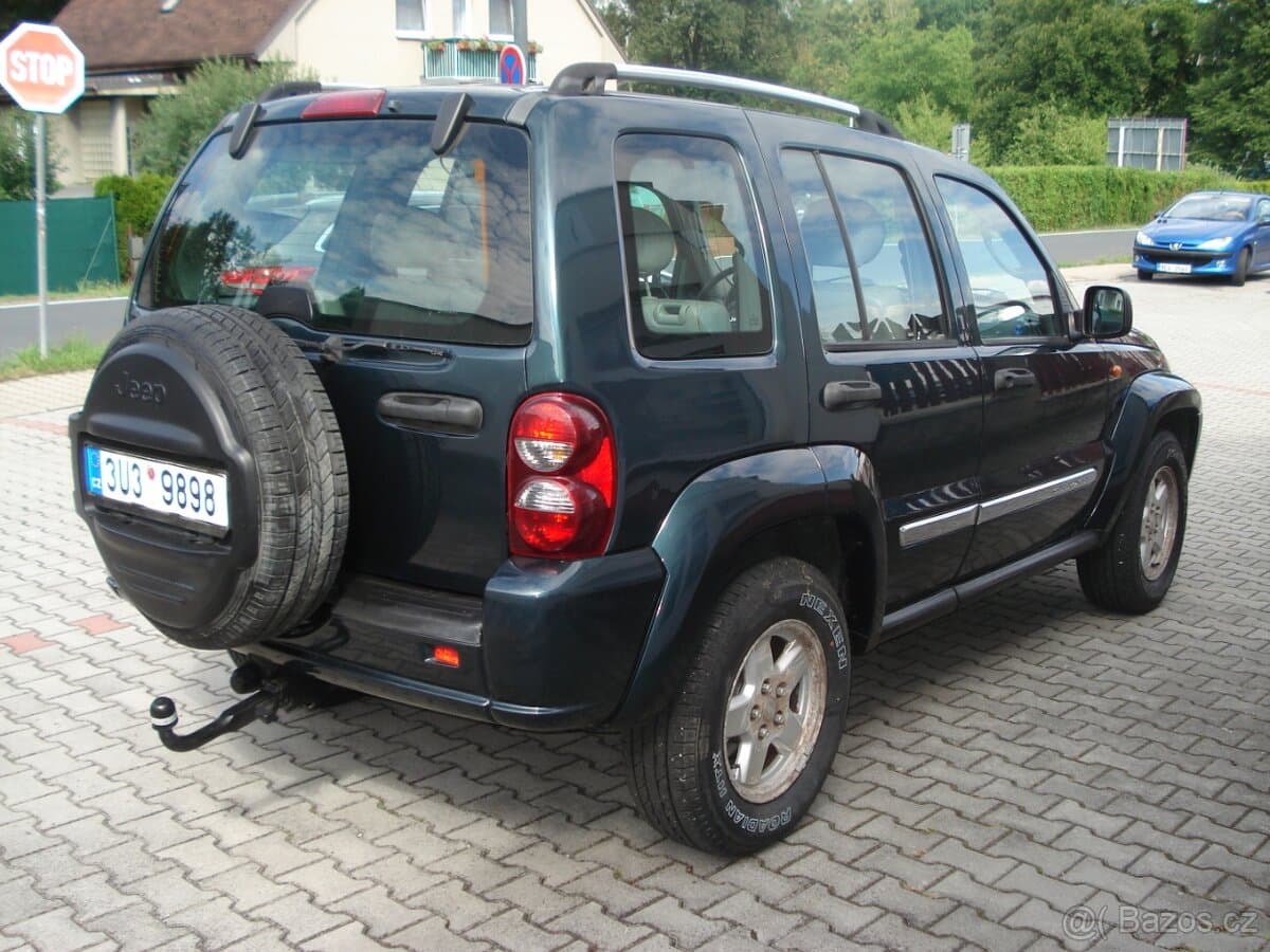 2005 Jeep CHEROKEE - 5