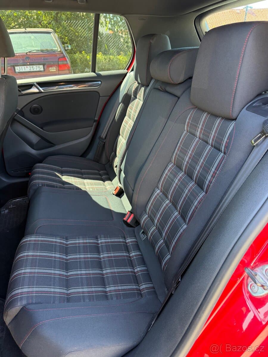 2010 Volkswagen GOLF - 6