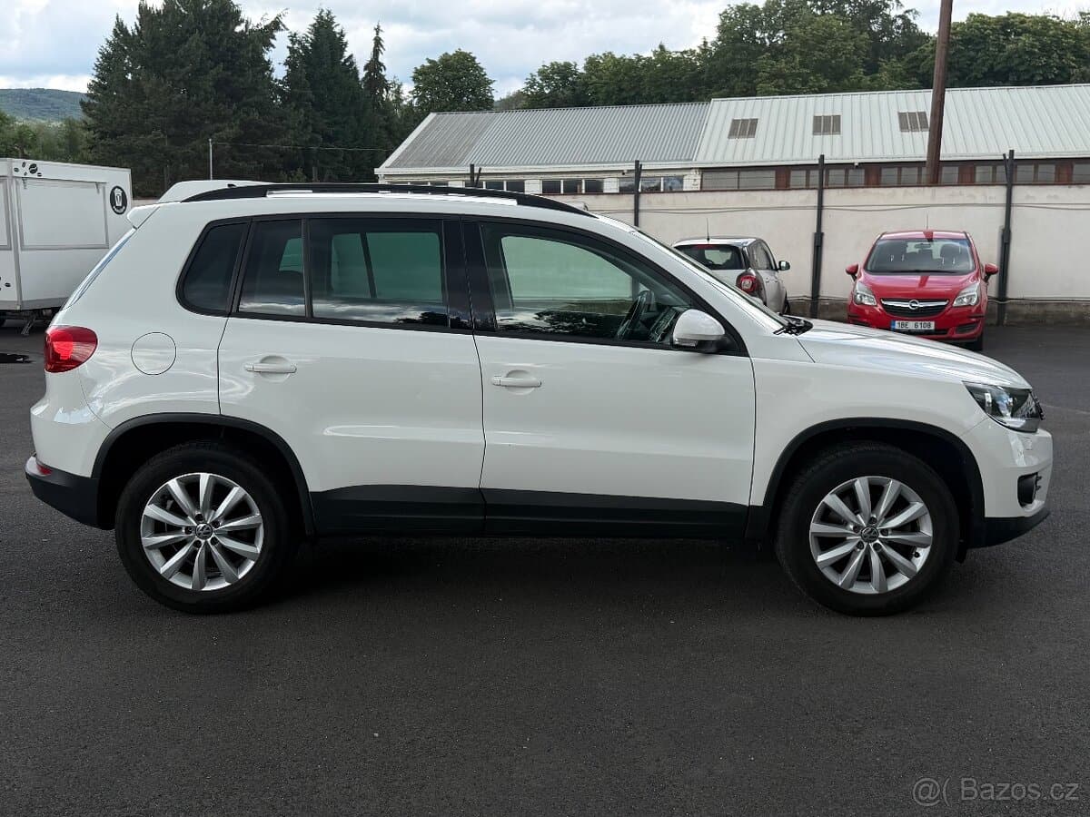 2012 Volkswagen TIGUAN - 6