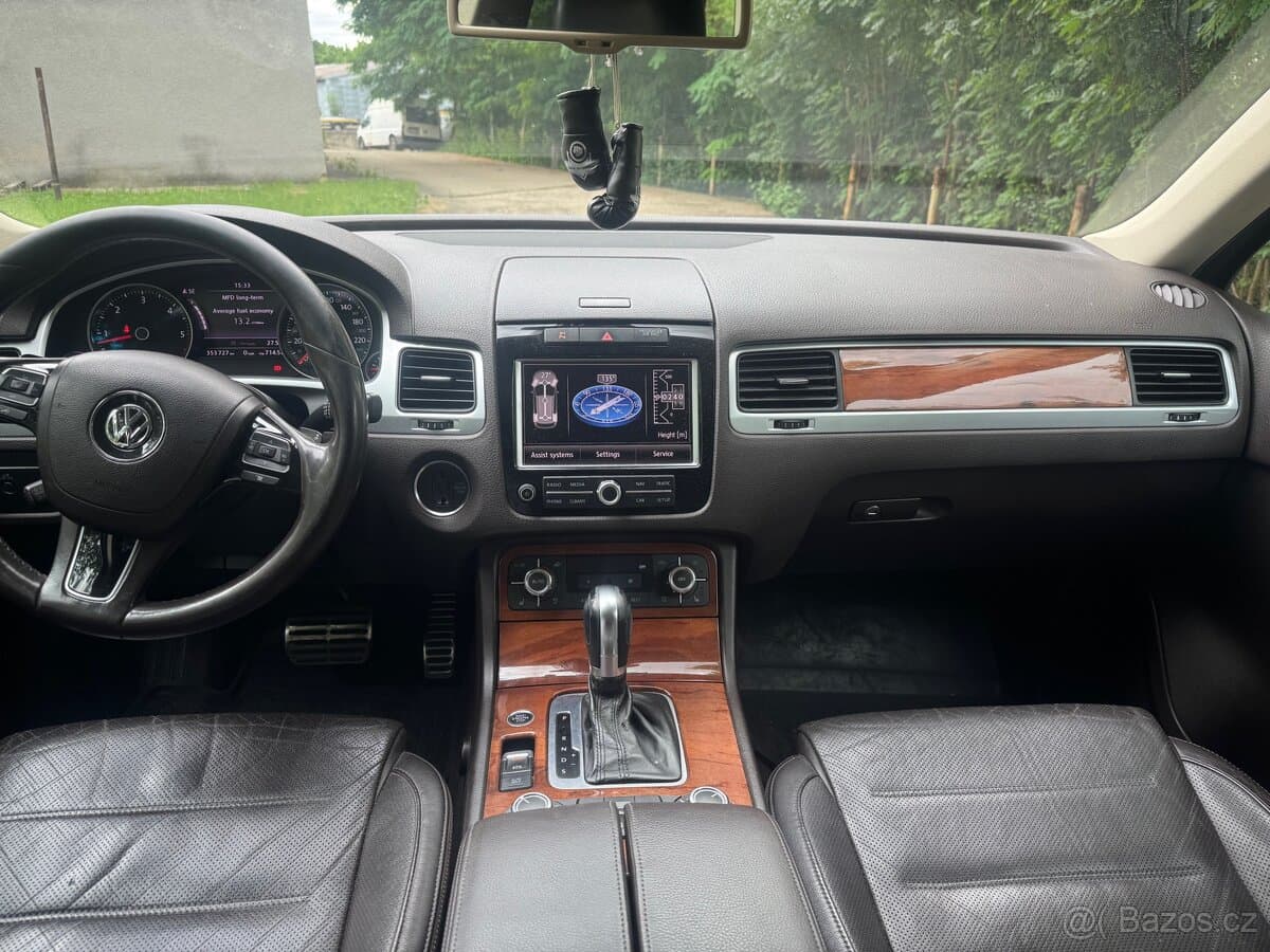 2010 Volkswagen TOUAREG - 6