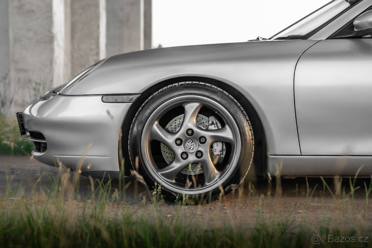 2001 Porsche 911 - 6