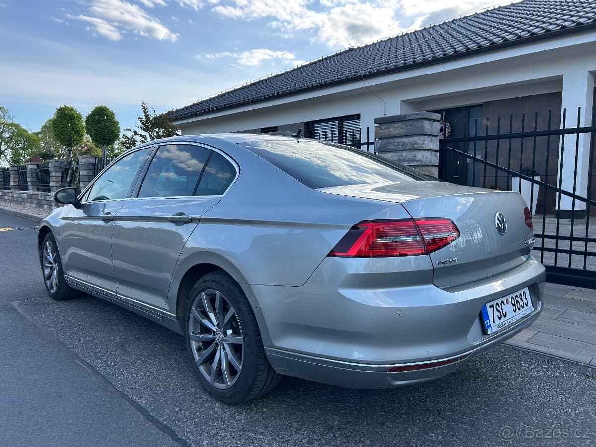 2017 Volkswagen PASSAT - 6