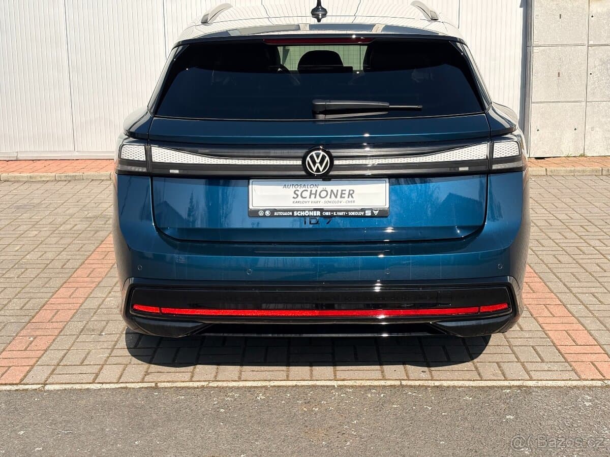 Volkswagen ID. - 6
