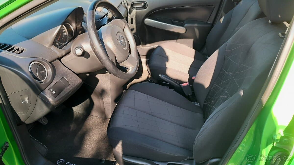 2013 Mazda 2 - 6