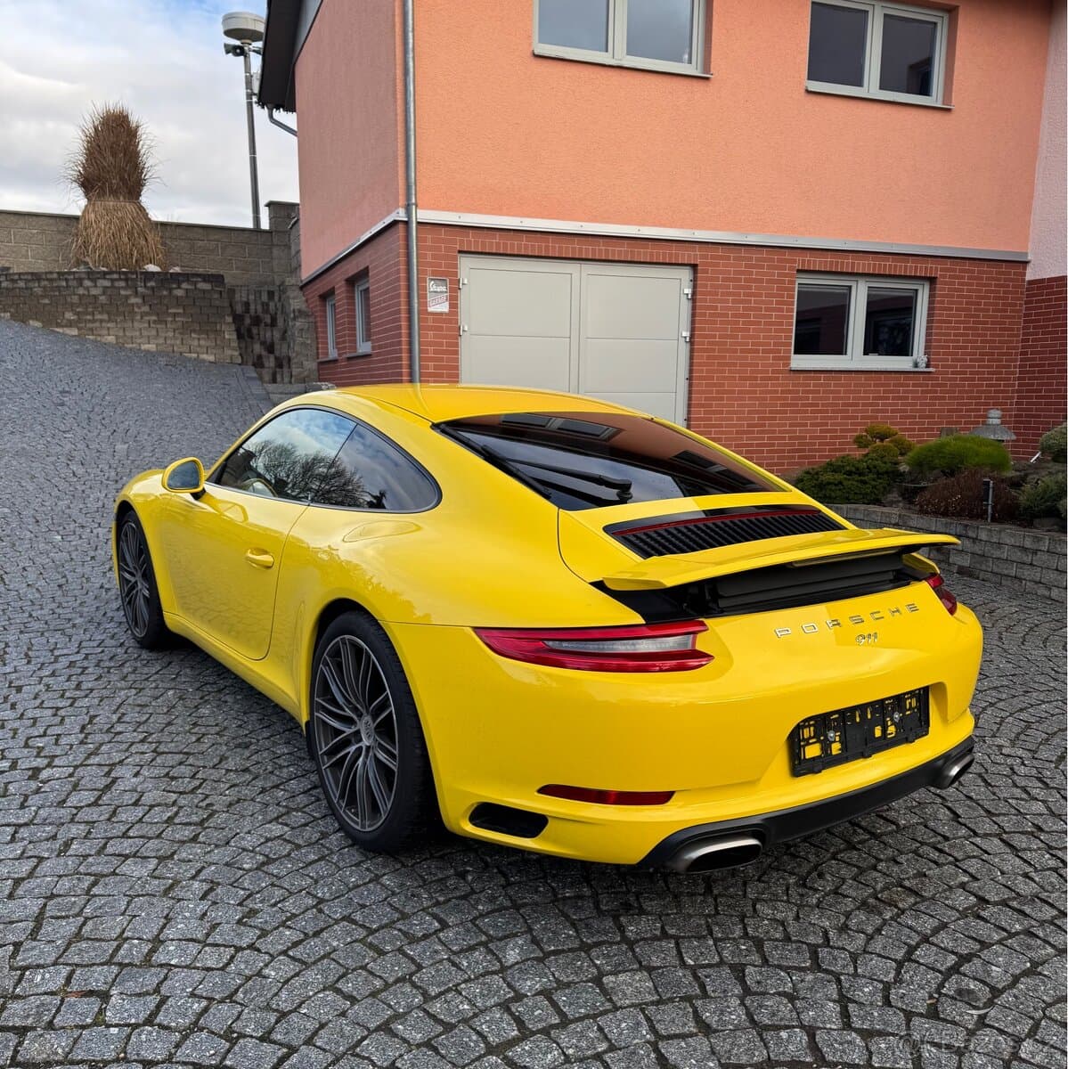 2017 Porsche 911 - 6