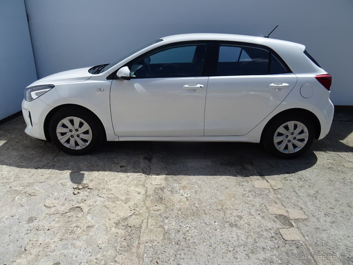 2019 Kia RIO - 6