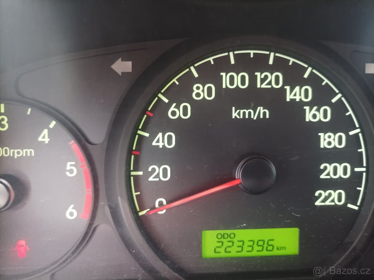 2010 Hyundai H-1 - 6
