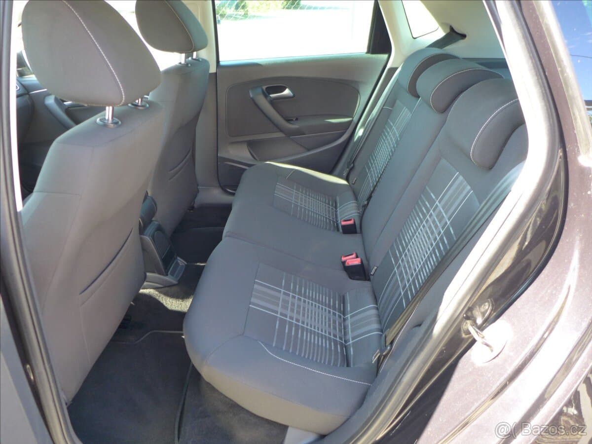 2015 Volkswagen POLO - 6