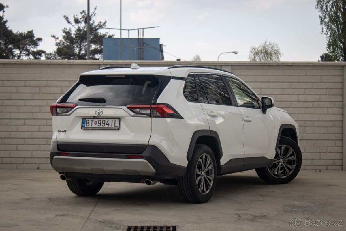 2023 Toyota RAV4 - 6