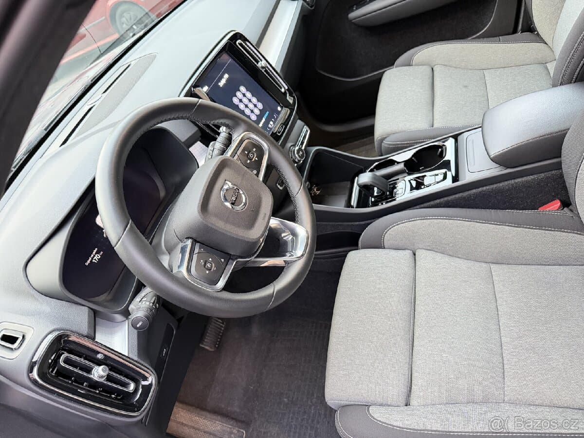 2023 Volvo C40 - 6