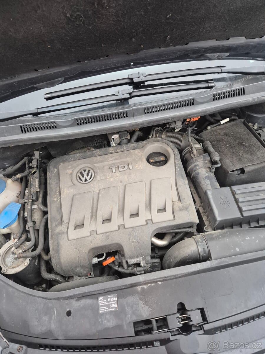 Volkswagen GOLF - 6