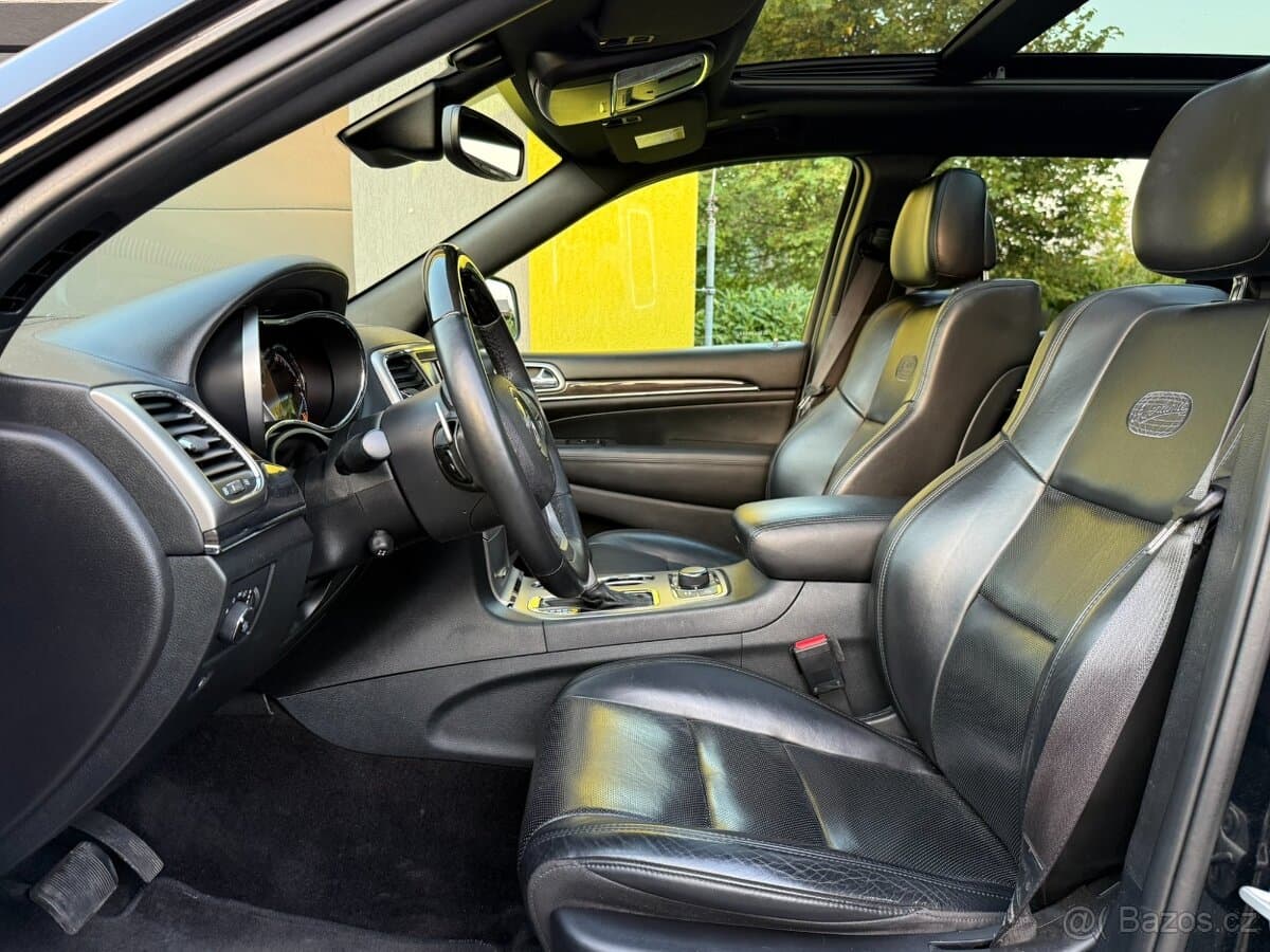 2019 Jeep CHEROKEE - 6