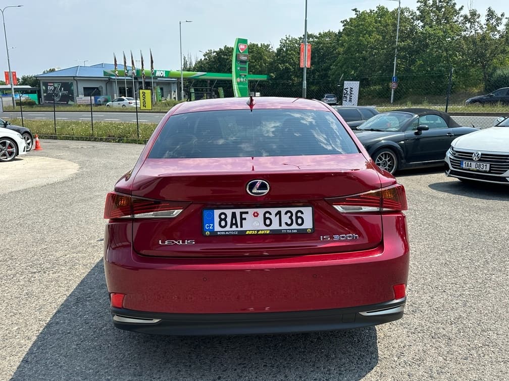 2020 Lexus IS - 6