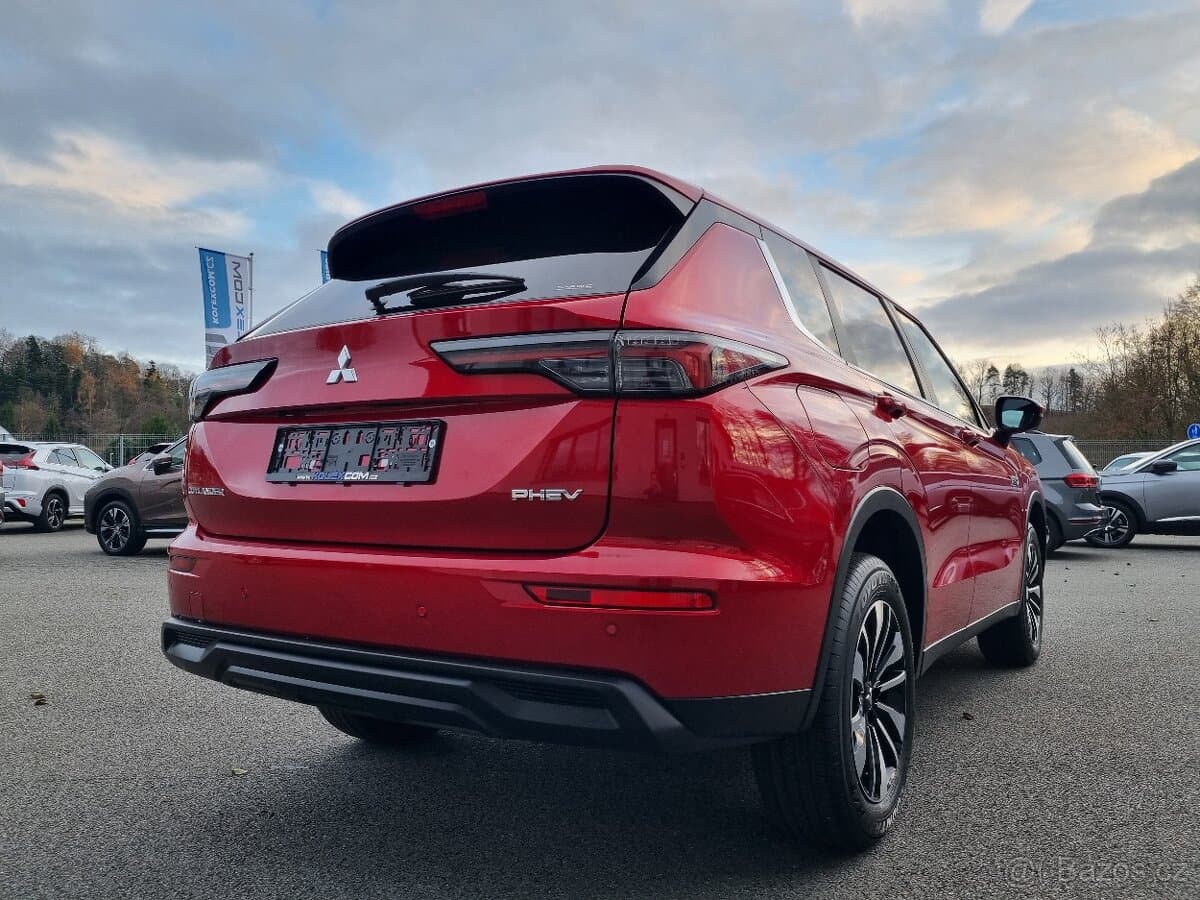2025 Mitsubishi OUTLANDER - 6